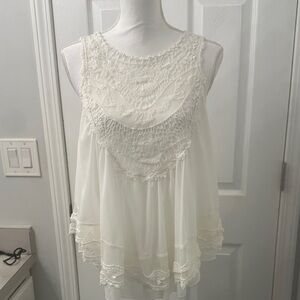 Crochet Yoke Sleeveless Tank Top - White